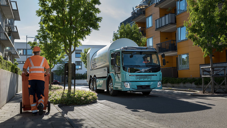 Volvo startar försäljningen av eldrivna lastbilar för stadstransporter